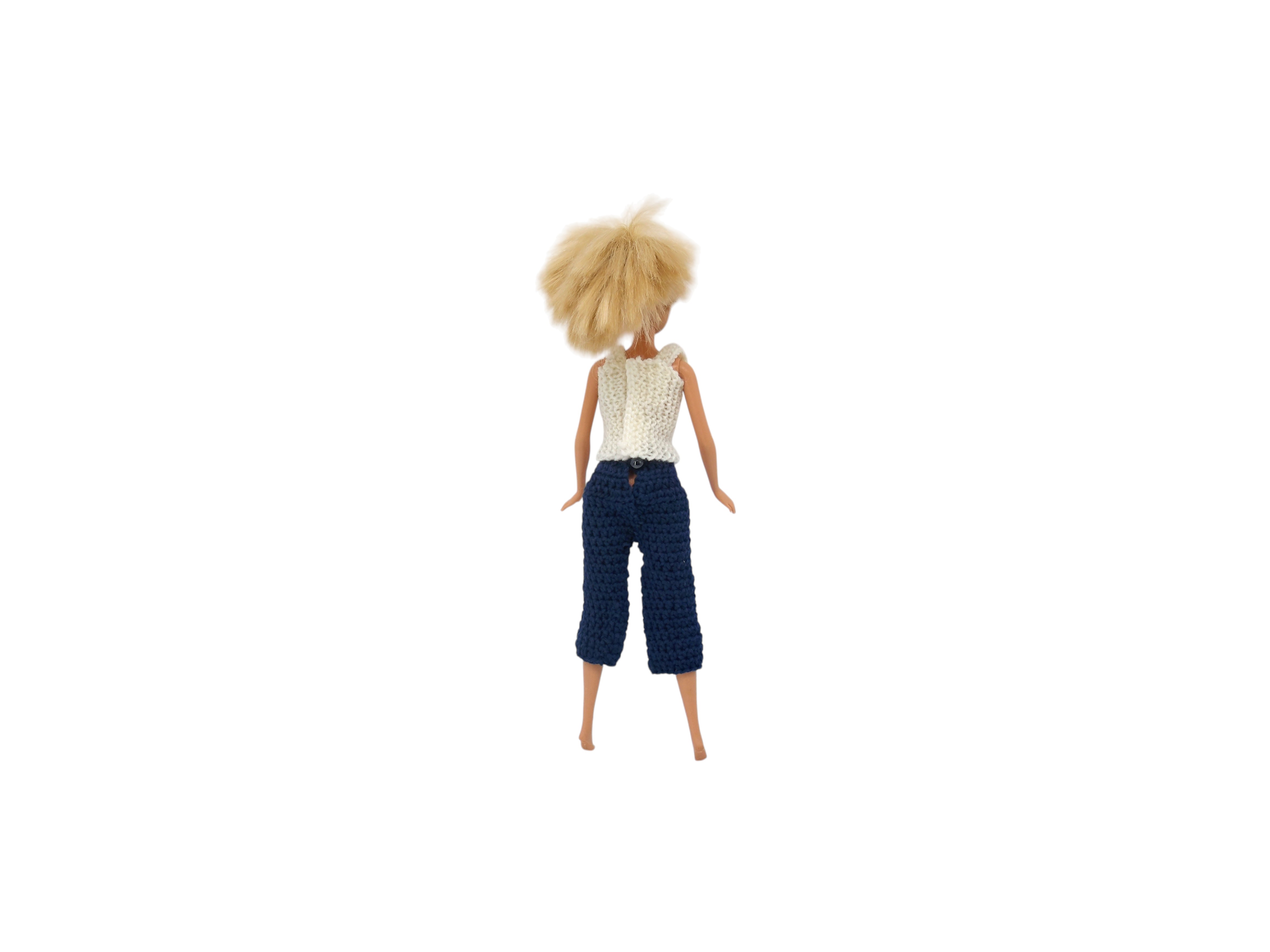 Barbie et lots de tenues Très bon état - Vue 4 - 